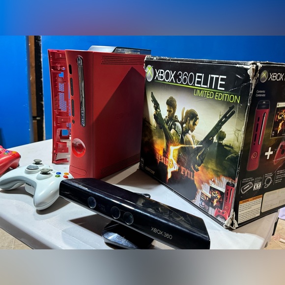 Xbox 360 Elite Resident Evil 5 Limited Edition Red/White Console Bundle/ CIB - Picture 2 of 11